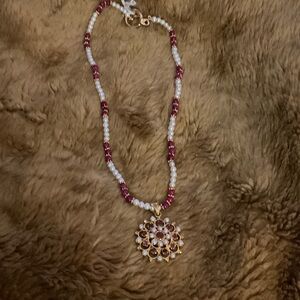 SMITHSONIAN TOGGLE INDIAN NECKLACE PEARL AND RED STONES SUDHA RAJAH